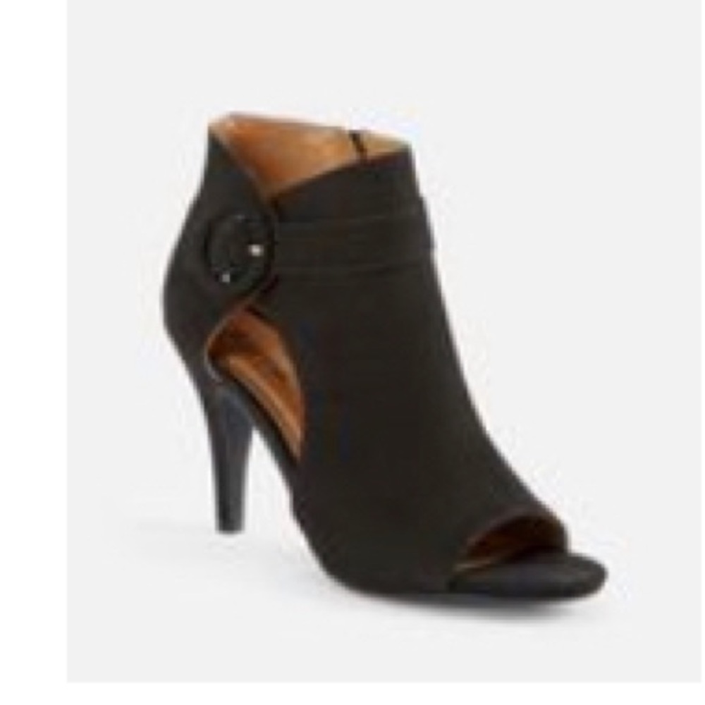 Lavan Open toe buckle heeled bootie